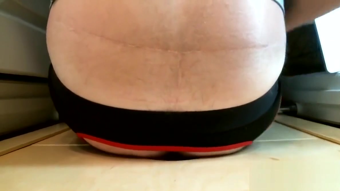 Attorney Gets Head At The Gloryhole