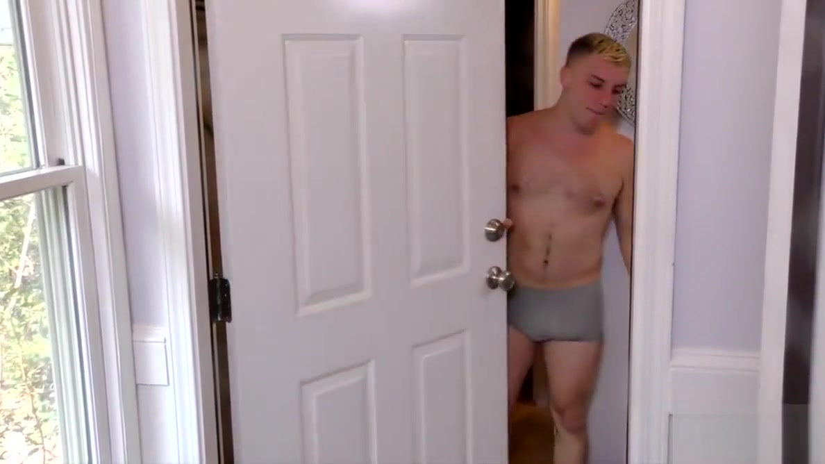 Soccer stud screwed under the shower after fellatio