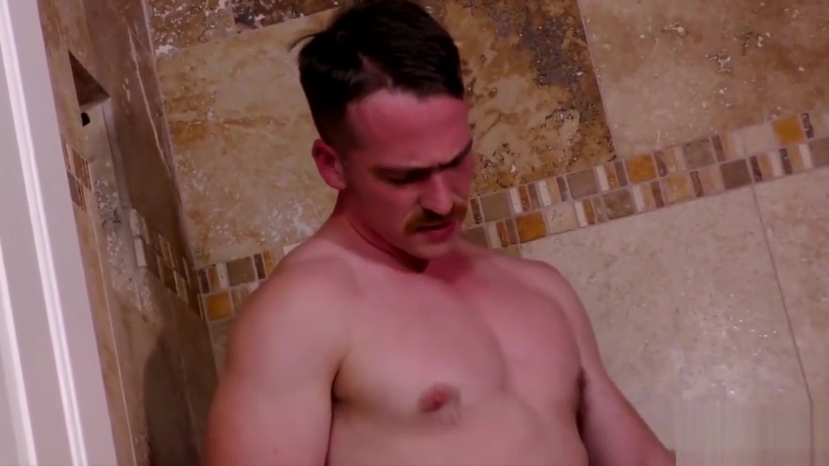 Soccer stud screwed under the shower after fellatio