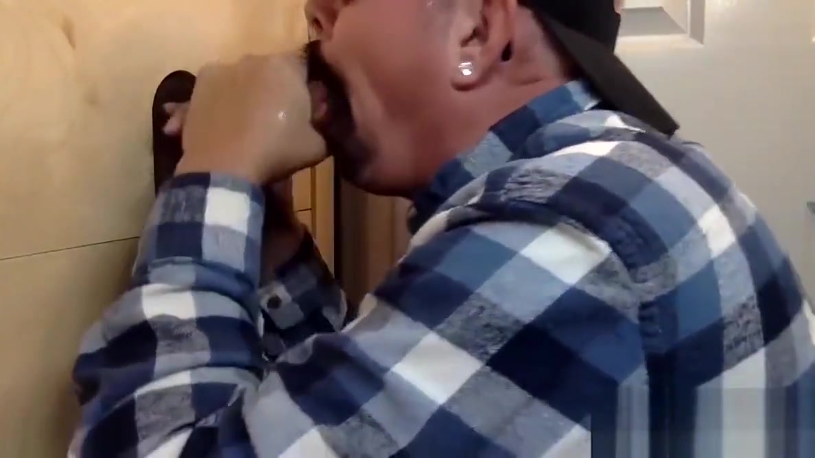 Blowing Big Dick Latino At The Gloryhole