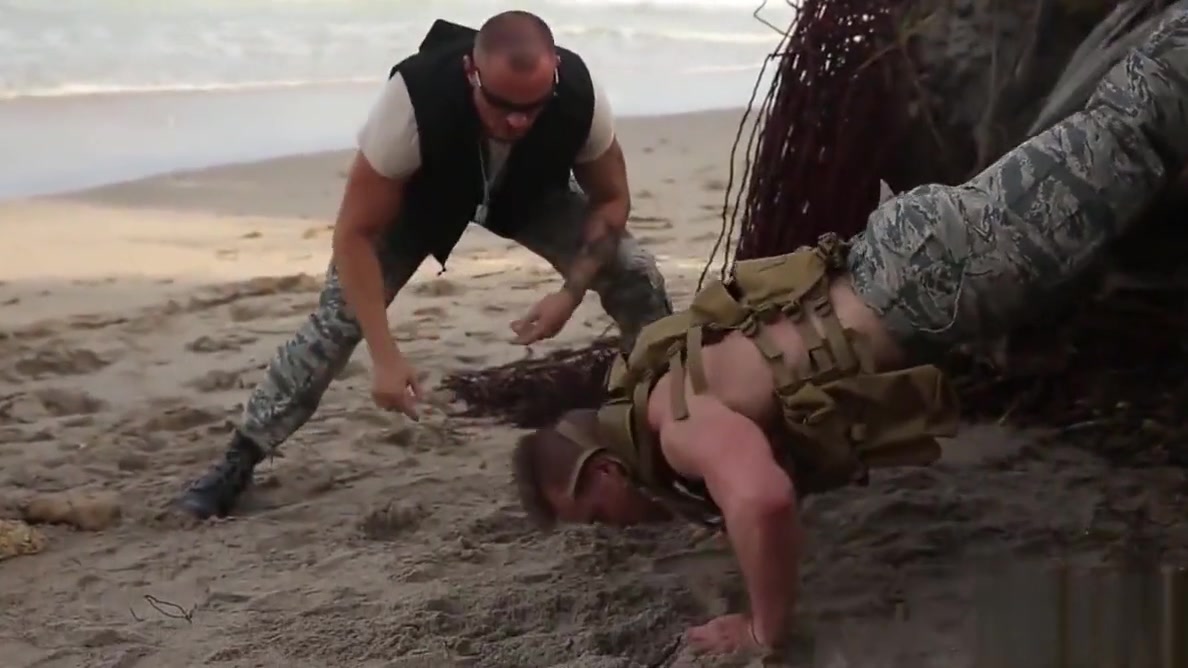 Military homos Michael Roman and Blake Hunter bang hard