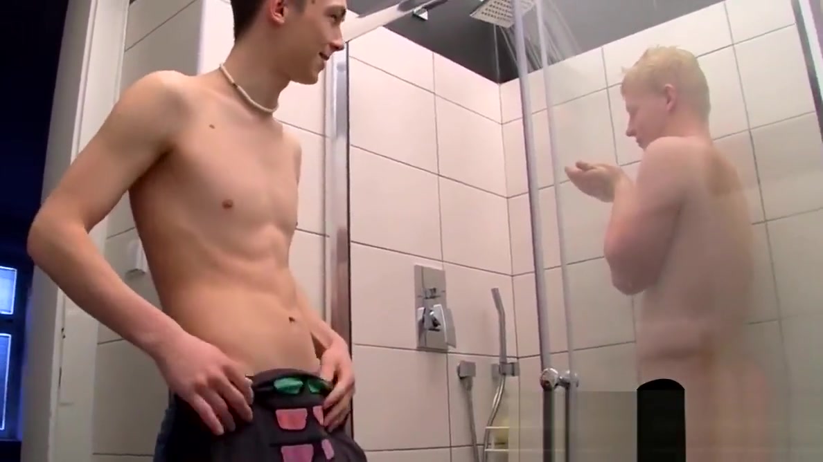 Twink best friends raw banging under a warm shower