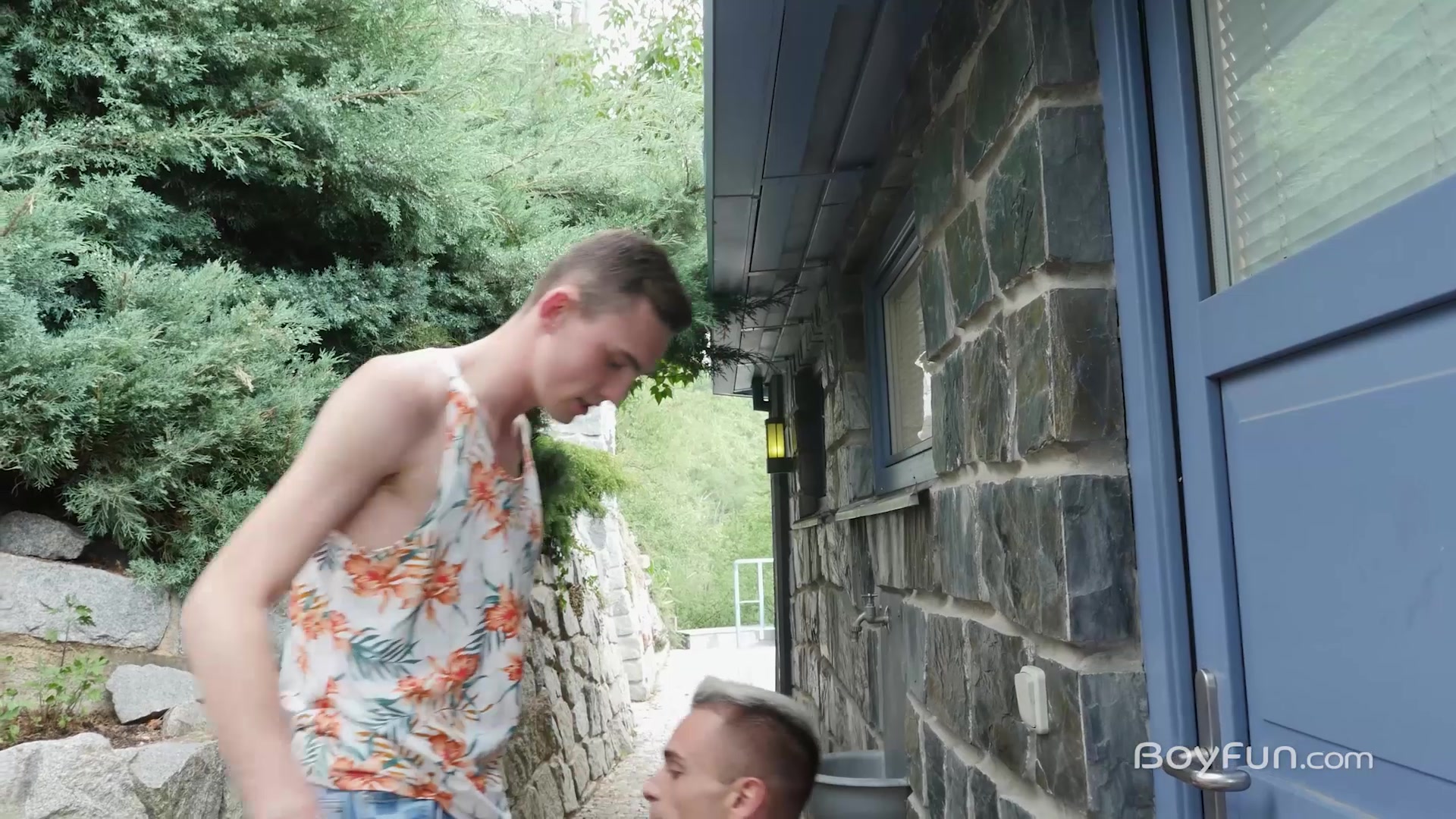 Sideboy Cums Over - BoyFun