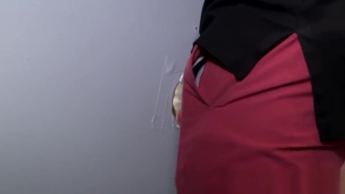 Ace Era sucks off Jace Chambers in glory hole room