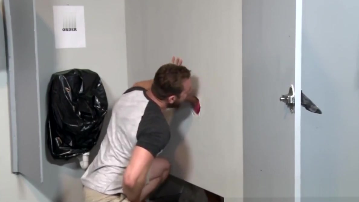 Ace Era sucks off Jace Chambers in glory hole room