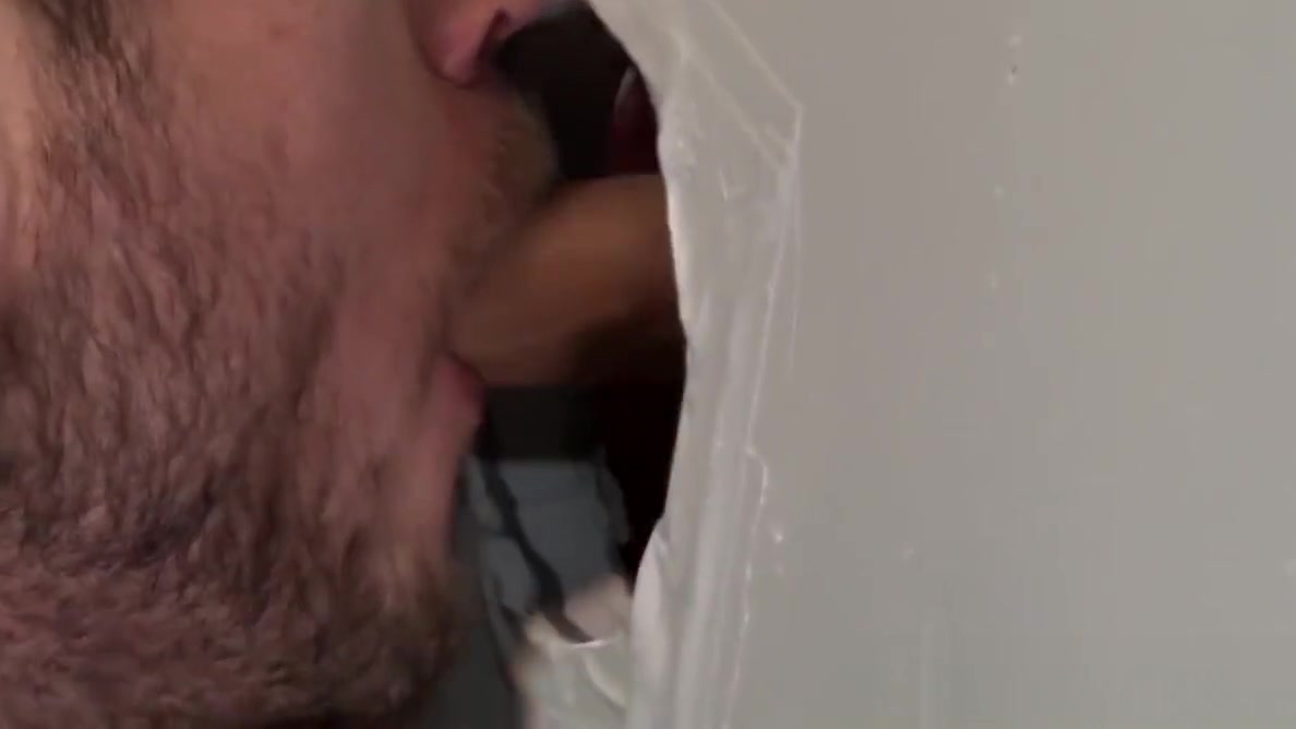 Ace Era sucks off Jace Chambers in glory hole room