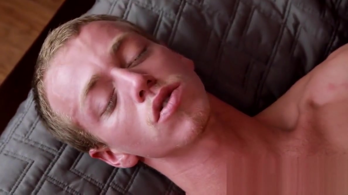 NextDoorBuddies Markie More Gives Dick 2 Hot Lean Bod!