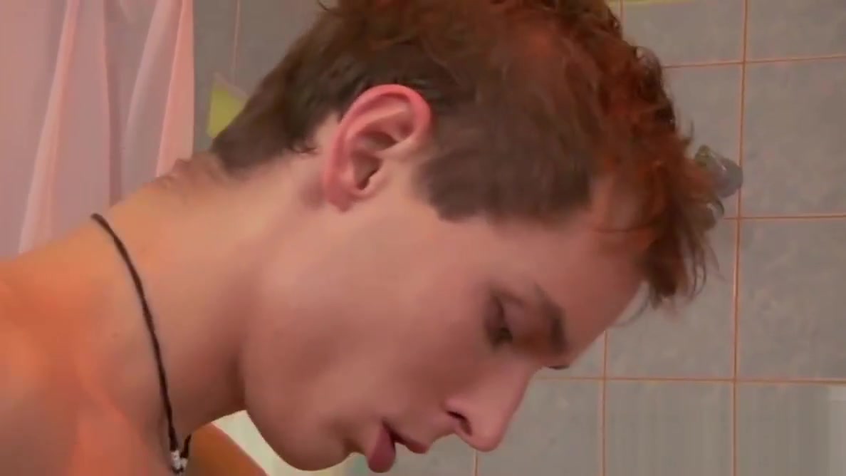 Twink lovers love ass fucking bareback on the massage table