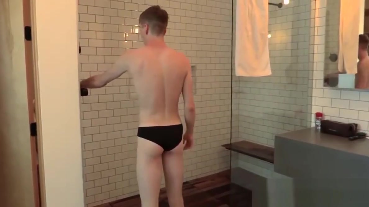 Blond twink masturbates under the shower after an interview