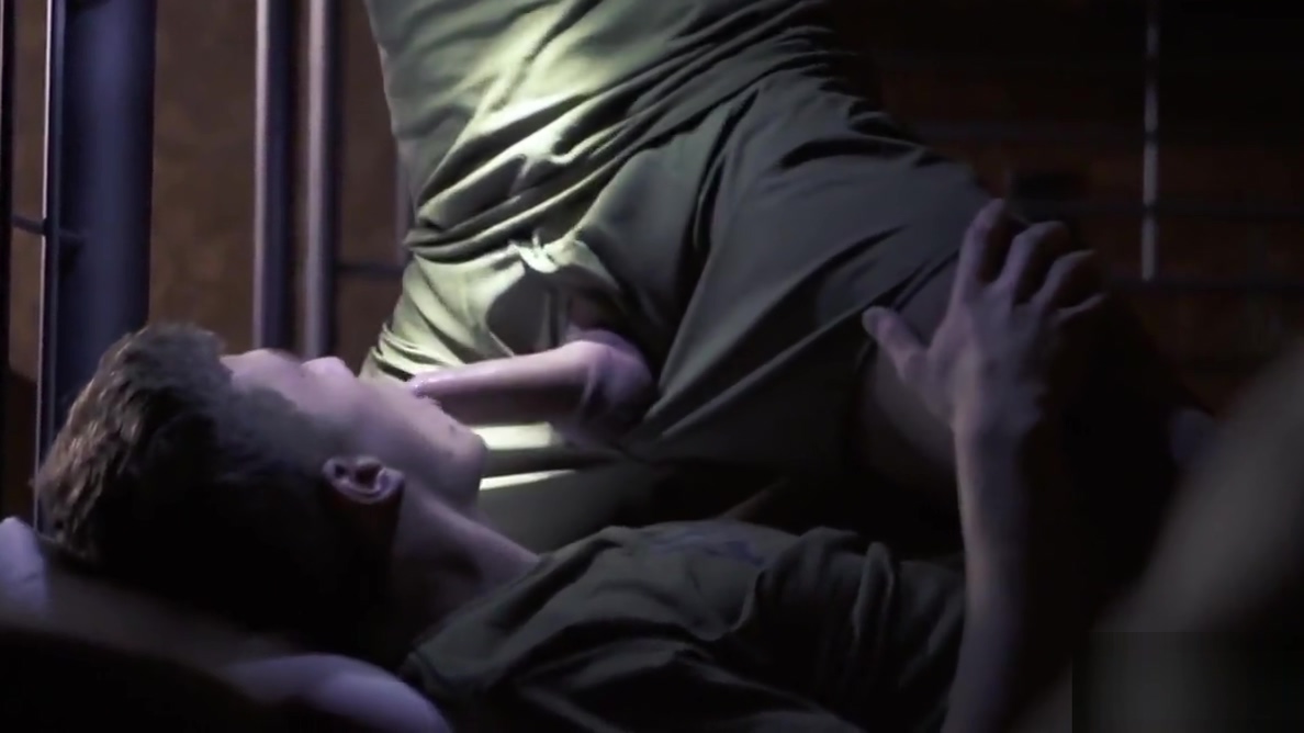 Military twink Bellamy Bradley has hardcore anal threesoem