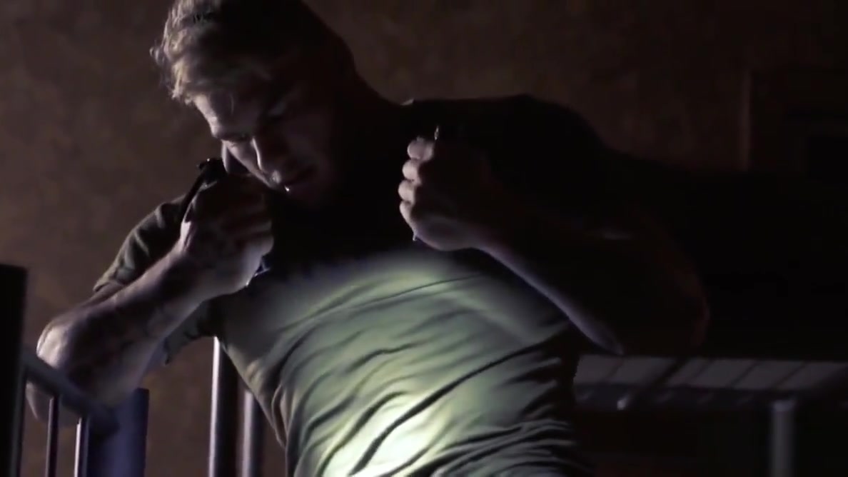 Military twink Bellamy Bradley has hardcore anal threesoem