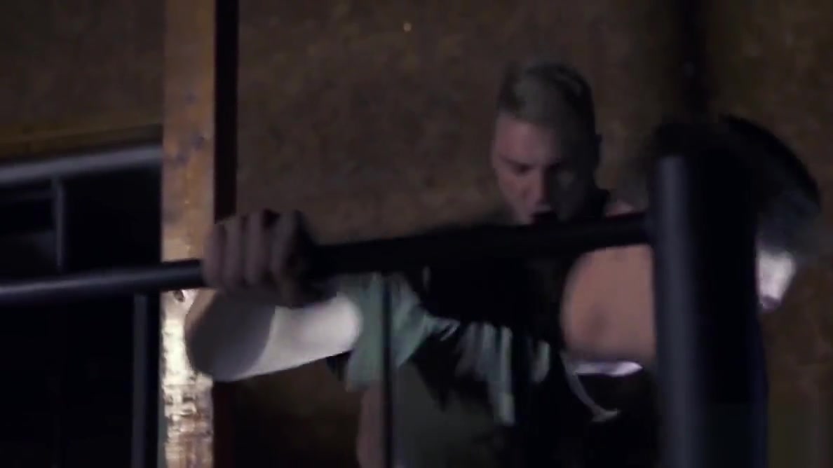 Military twink Bellamy Bradley has hardcore anal threesoem