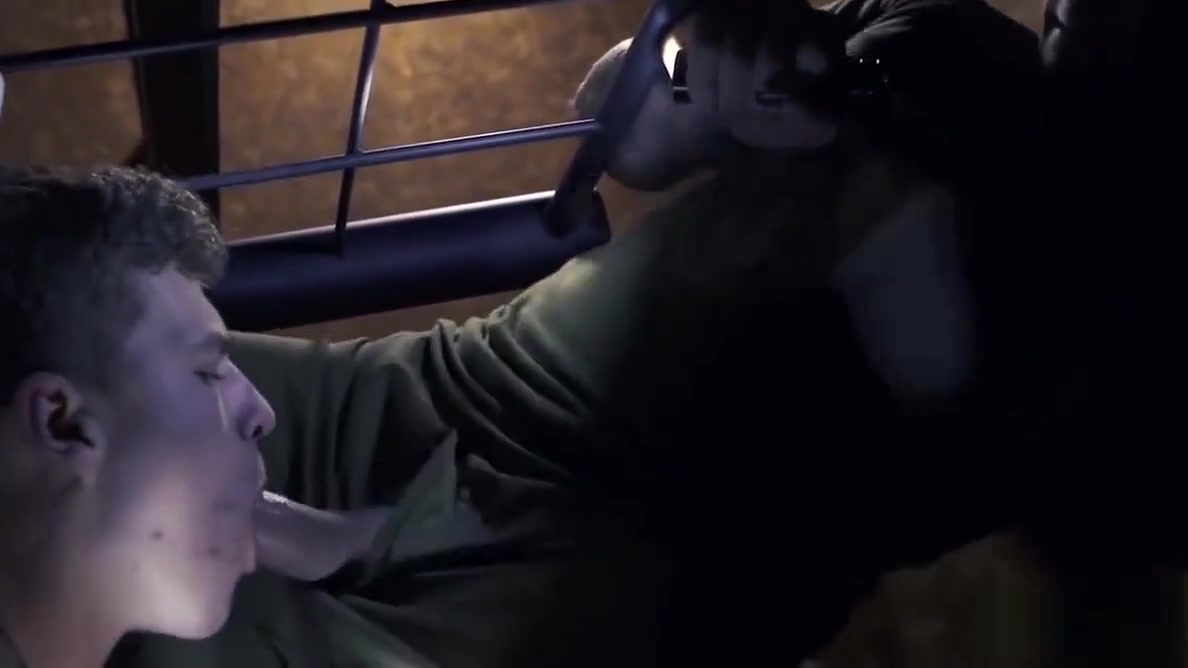 Military twink Bellamy Bradley has hardcore anal threesoem