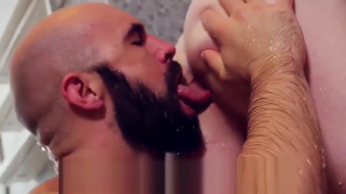 ShowerBait Straight Ben Tyler shower fucks Lex Ryan