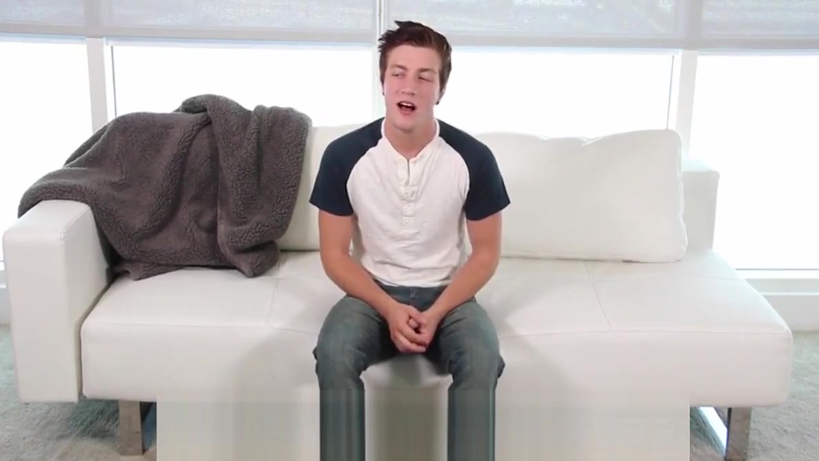 GayCastings Newcomer Logan Taylor fuck and facial