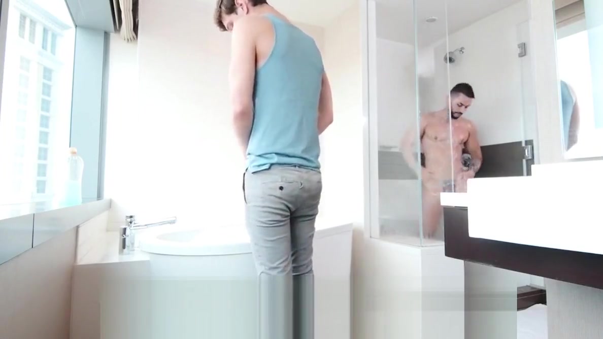 ShowerBait Bathroom masturbation foreplay leads to fuck