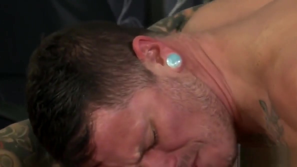 Max Cameron fucks his old friend in the office