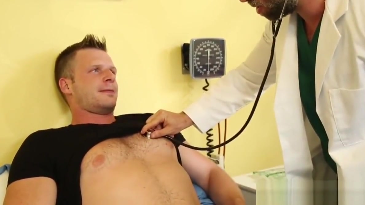 BDSM doctor ties up patient for deepthroating