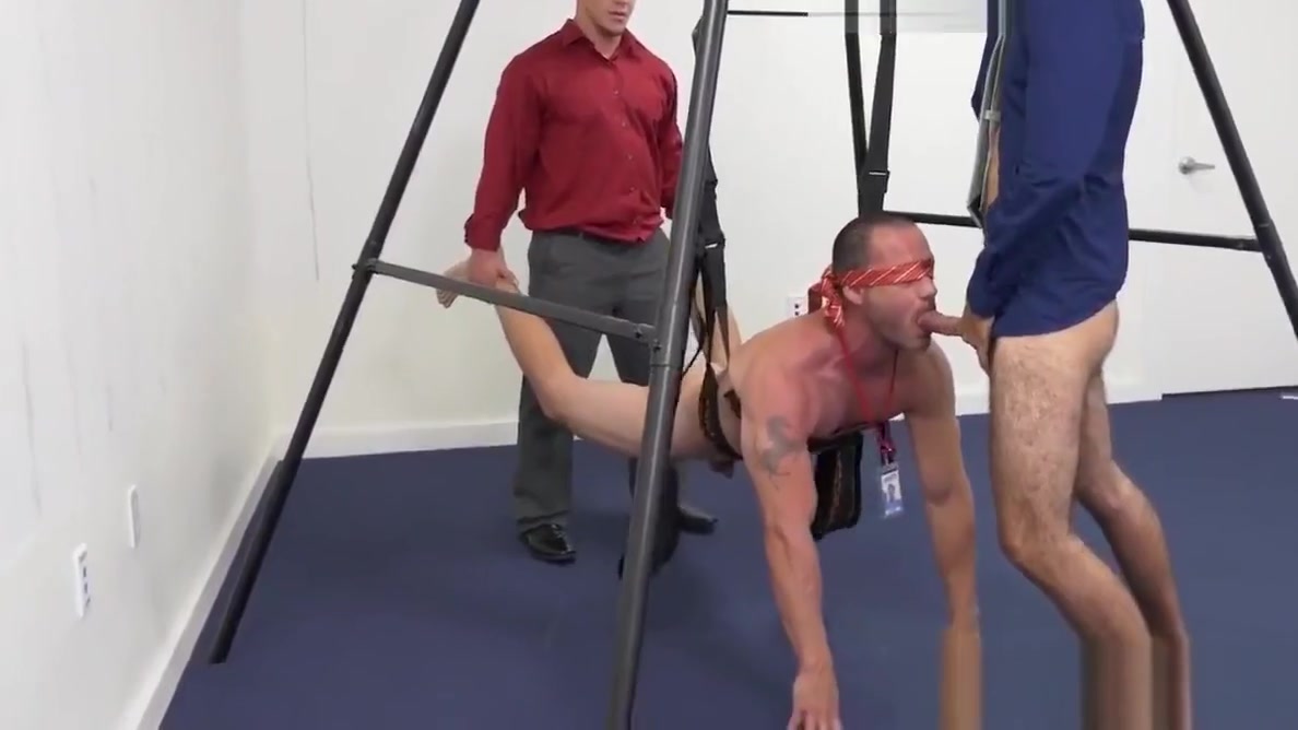 Office hunk analized in trio with sexswing