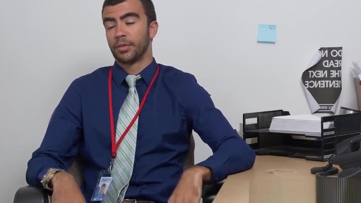 Office hunk analized in trio with sexswing