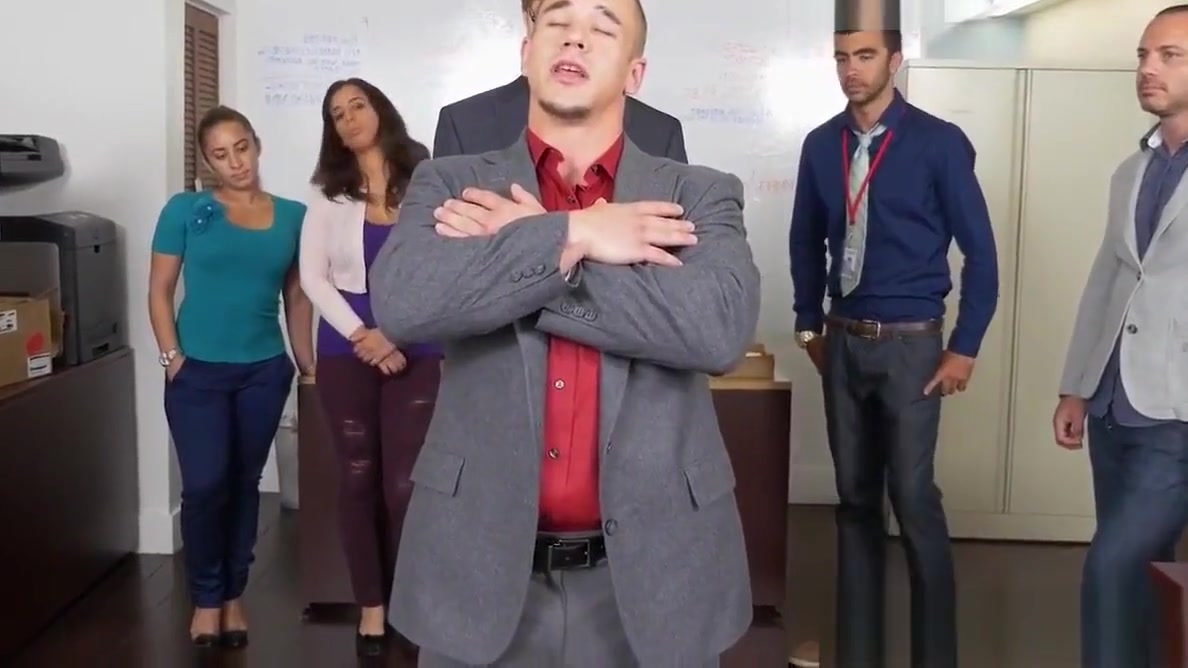 Office hunk analized in trio with sexswing