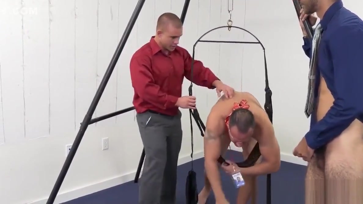 Office hunk analized in trio with sexswing