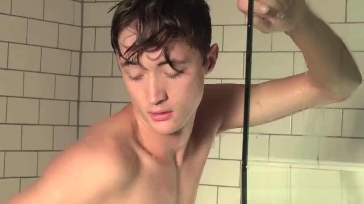 Two horny twink butt munchers fuck bareback in the shower