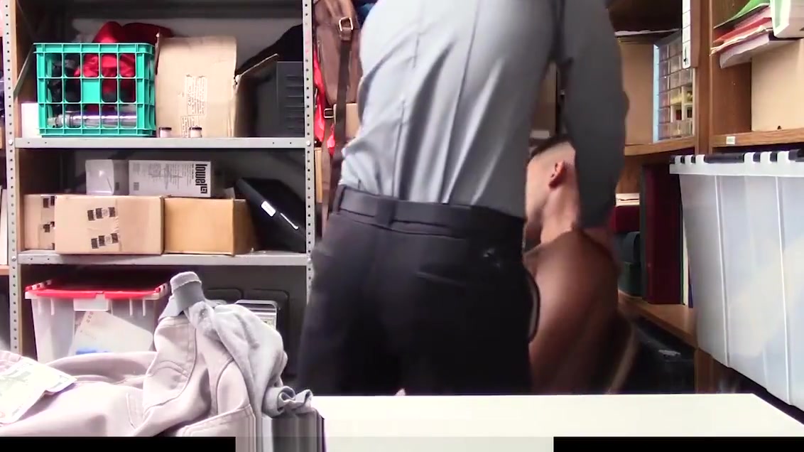 YoungPerps - Latin Guy Gets Used By Mall Cop