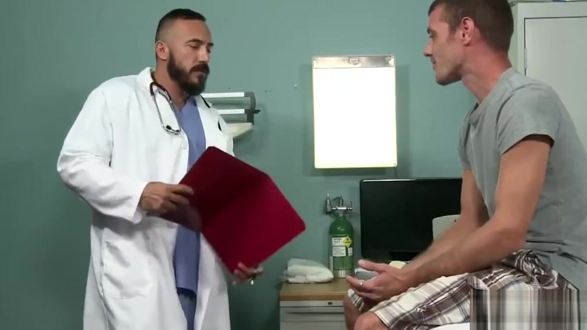 Homo doctor fucks with his patient