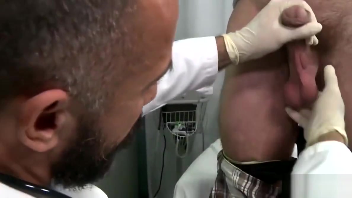 Homo doctor fucks with his patient