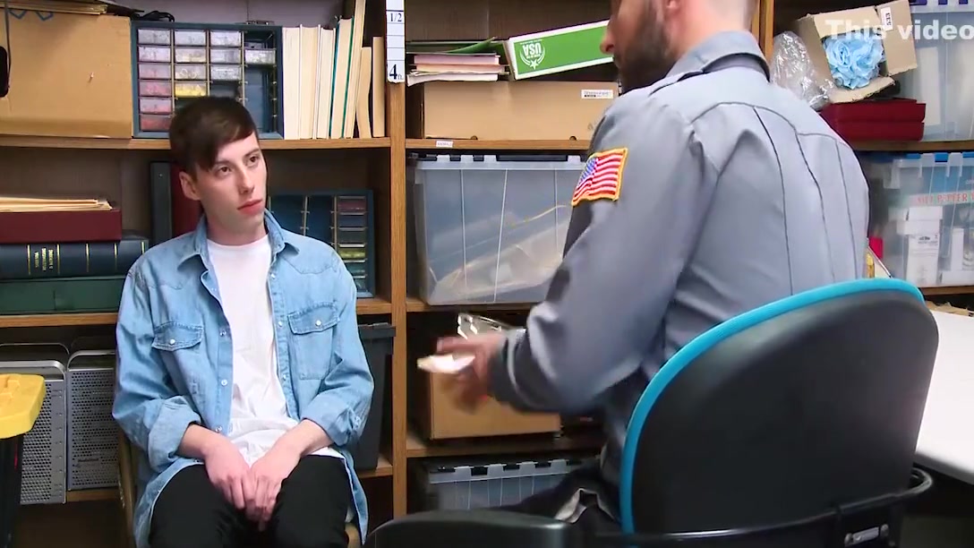 YoungPerps - Dumb twink criminal blows a hung cop