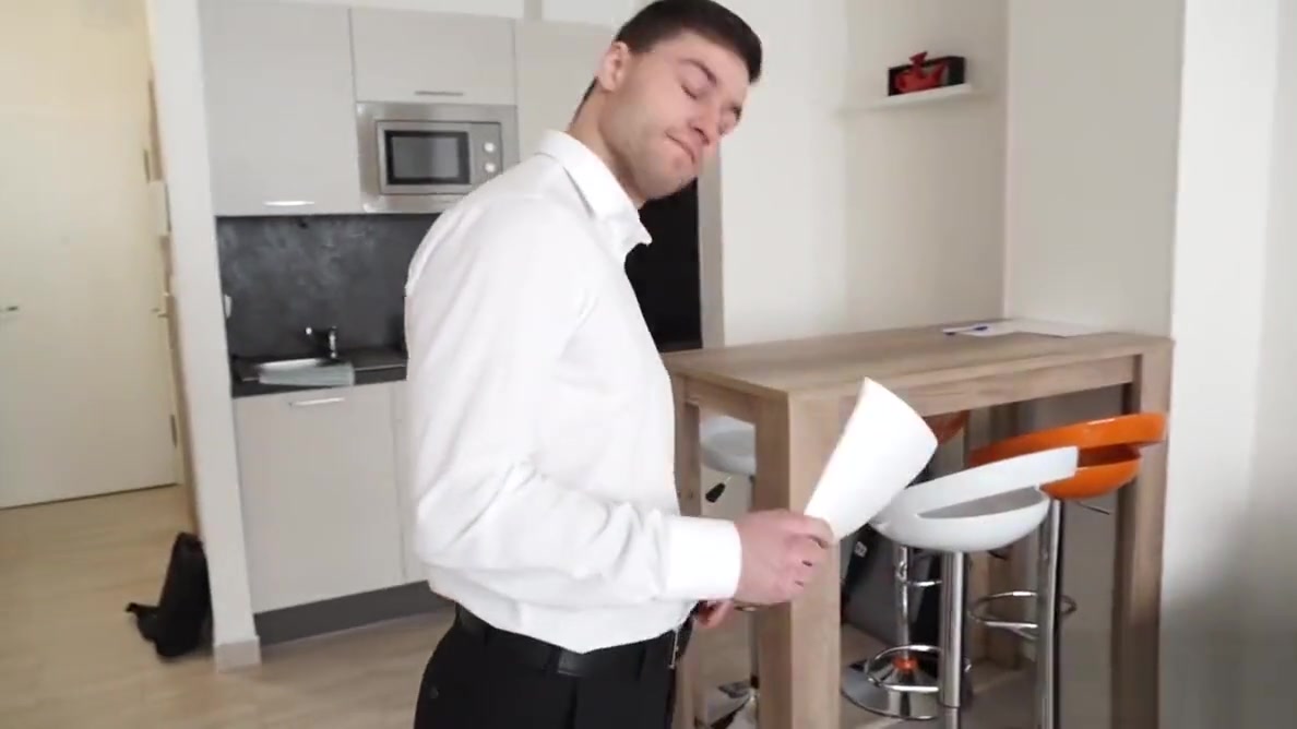 Maskurbate Straight Euro Real Estate Broker Masturbating