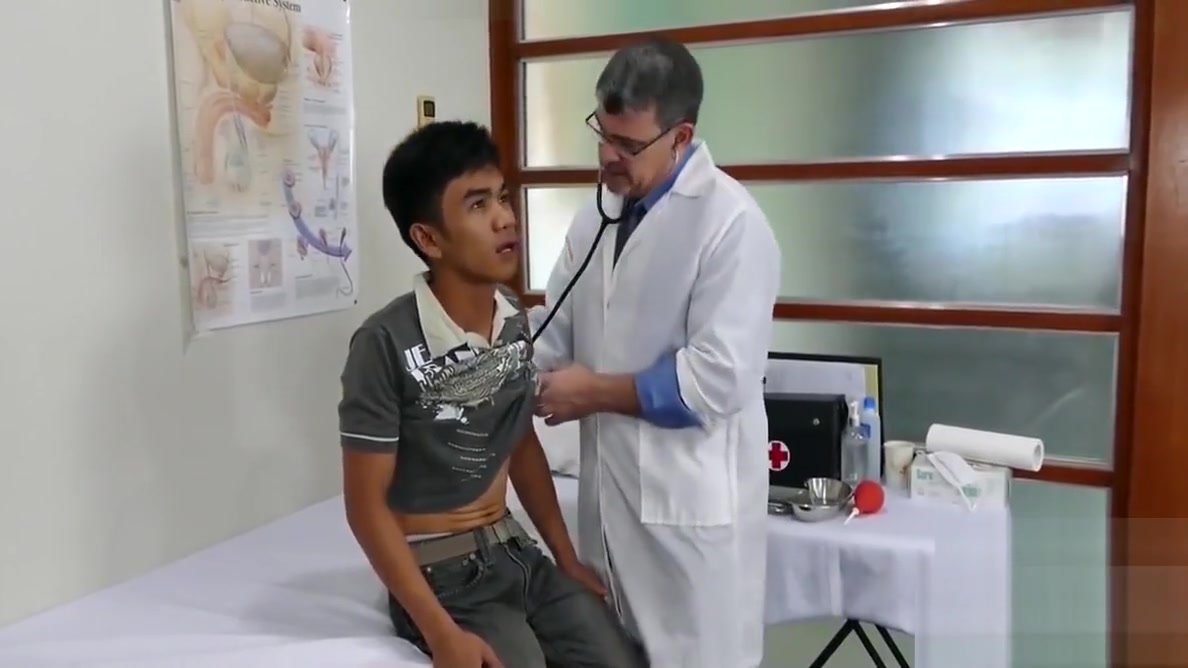 Asian twink barebacks with mature deviant in doctors office