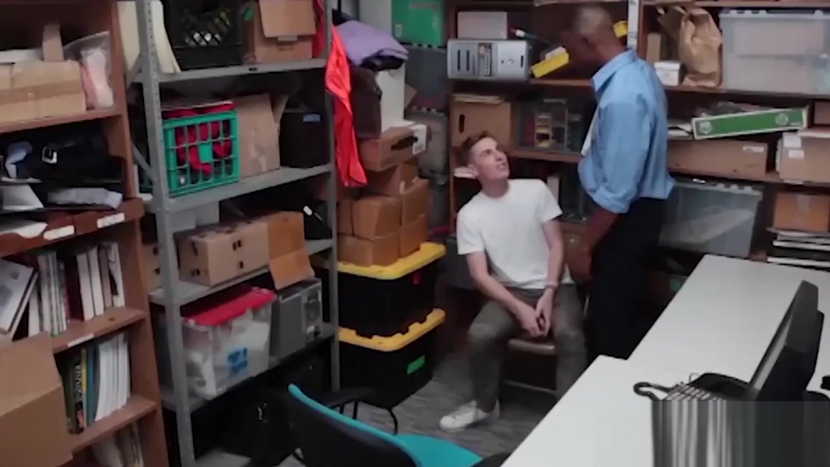Black officer gets himself some raw twink ass to punish