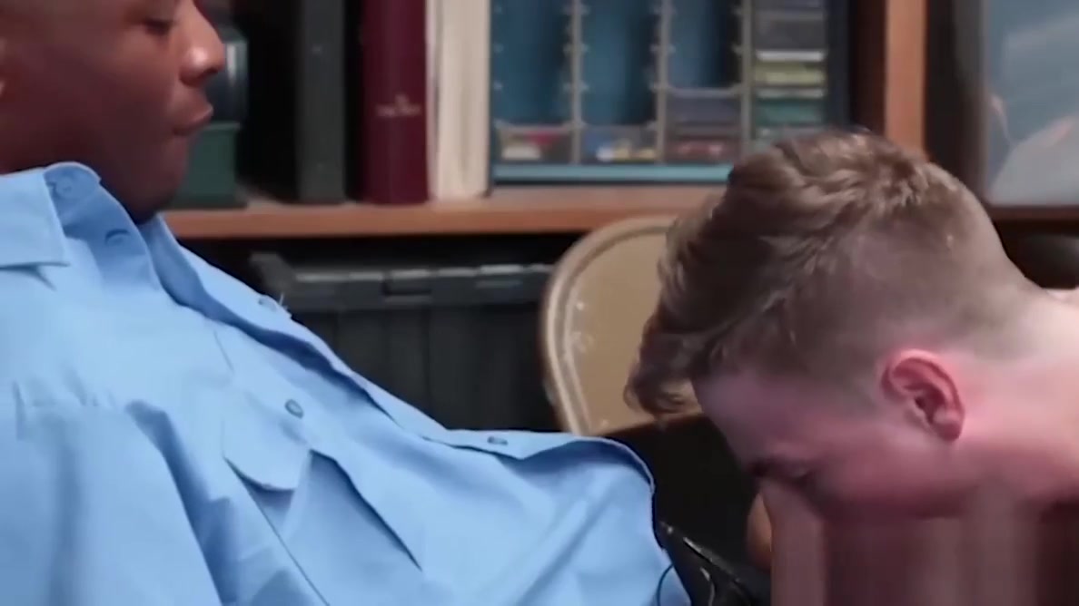 Black officer gets himself some raw twink ass to punish
