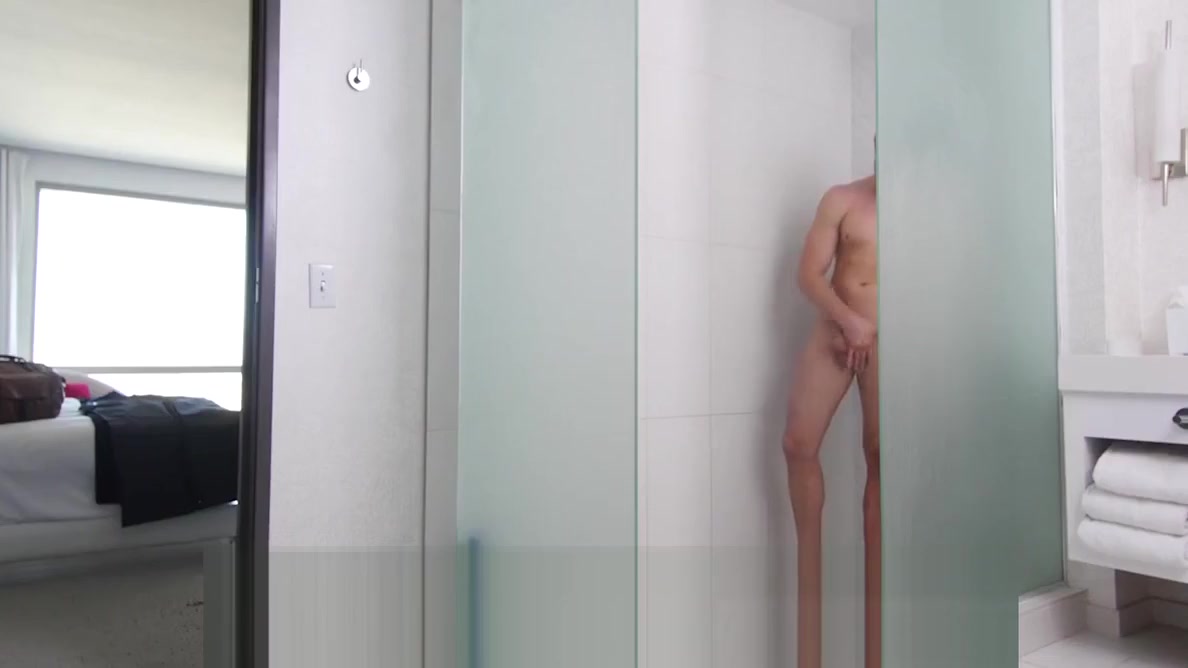 ShowerBait Hotel Bell Hop Fucks Str8 Guest