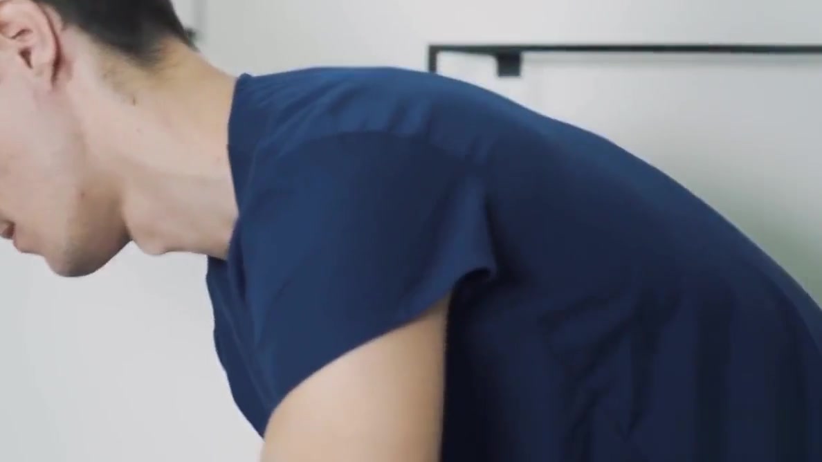 Muscular jock got way more than just a regular massage