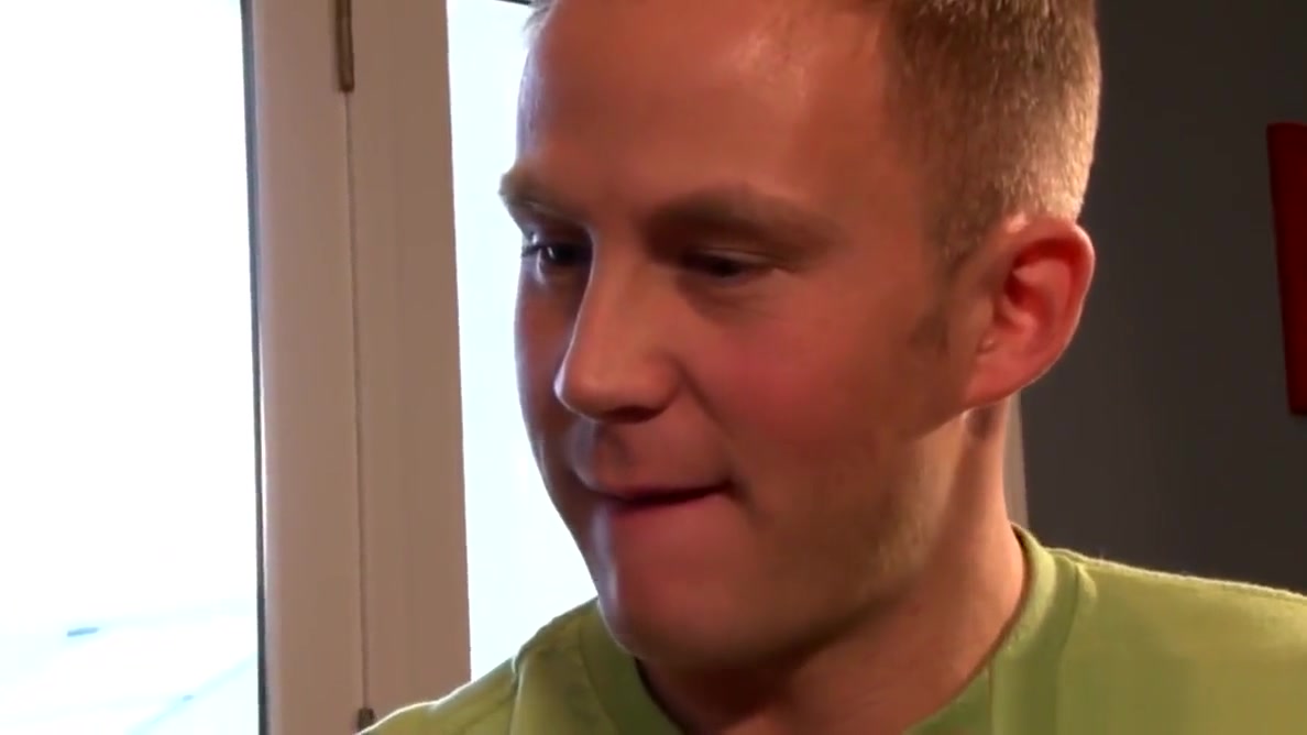 Cut hunk showers stud with his jizz