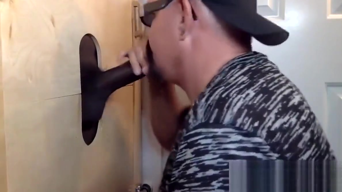Gloryhole Double Dark Cock Suck Off