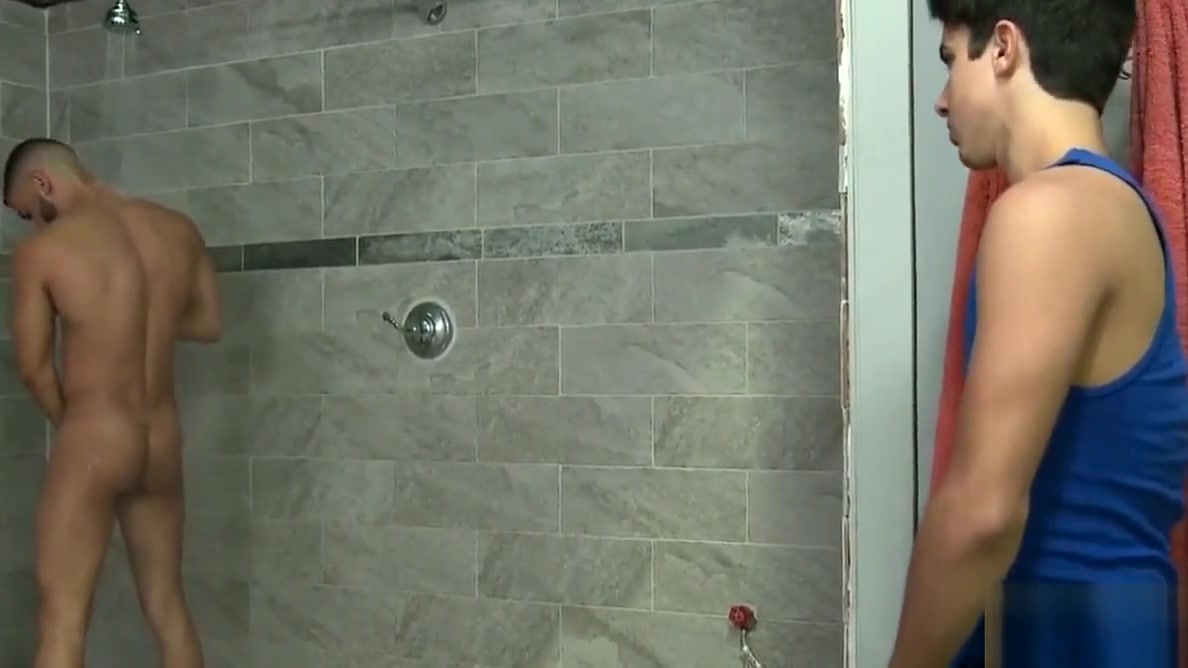 Shower fun - Mario Costa, Mike Chambers