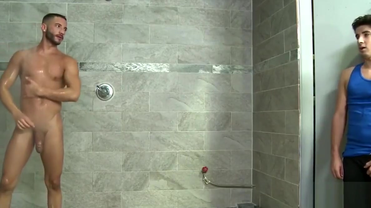Shower fun - Mario Costa, Mike Chambers
