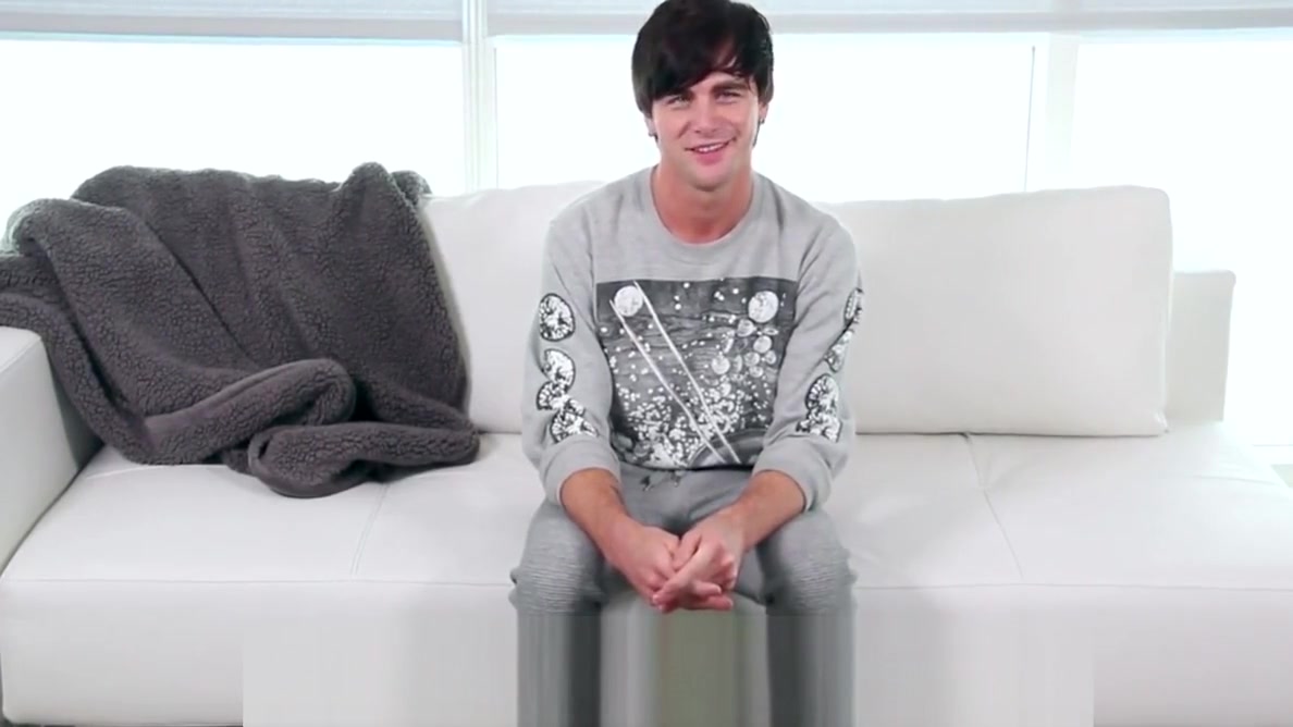 GayCastings Casting agent fuck with emo Koda Gold