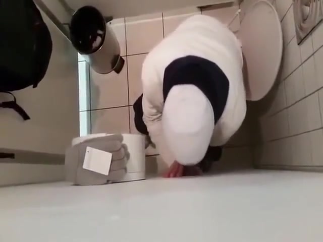 russian gloryhole suck / русские в туалете