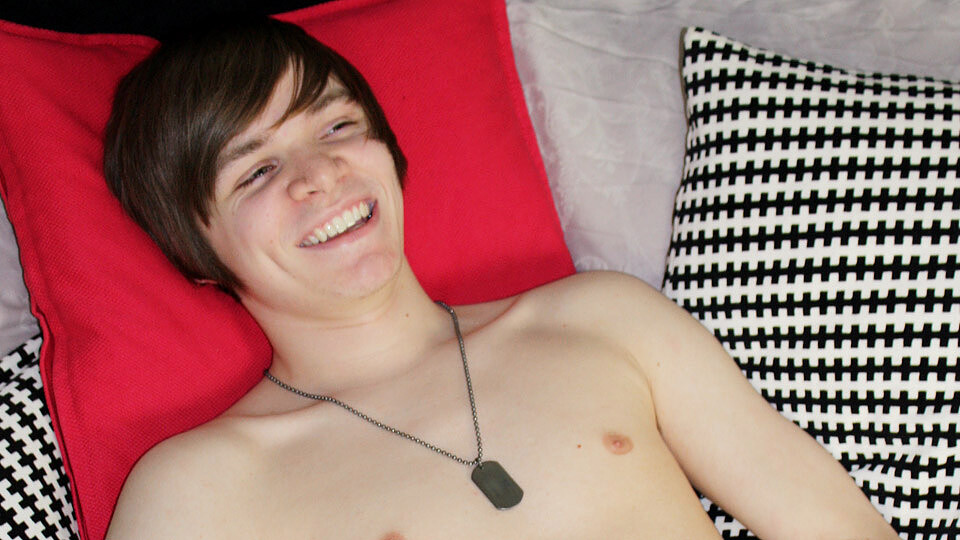 Nervous Emo Elliot Gets Some Help From Brooke - Elliott Hawke