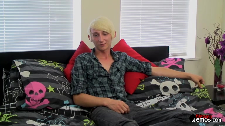 Max Brown Wanks Off on Camera - Max Brown Wanks Off