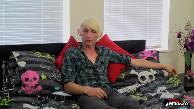Max Brown Wanks Off on Camera - Max Brown Wanks Off