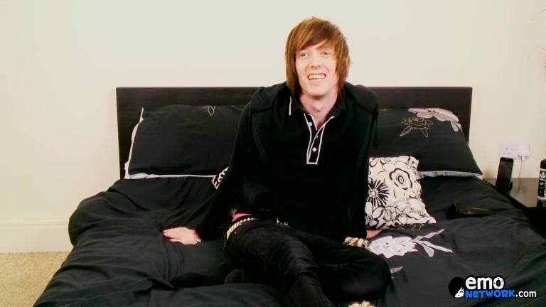 Sean Loves A Little Anal Play In His Wank - Sean Taylor Jerks Off