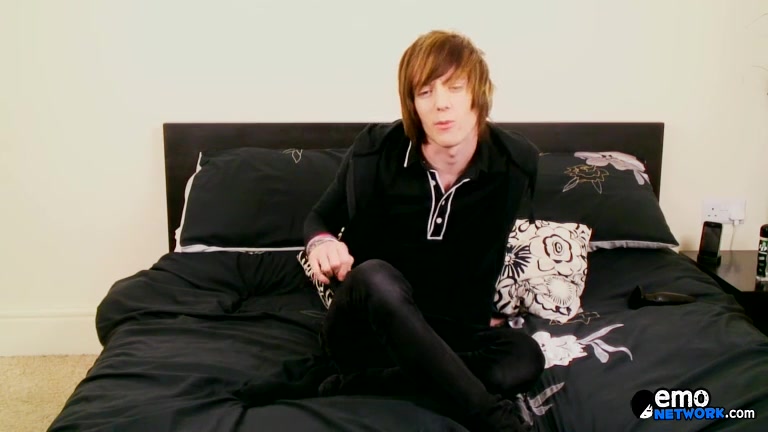 Sean Loves A Little Anal Play In His Wank - Sean Taylor Jerks Off