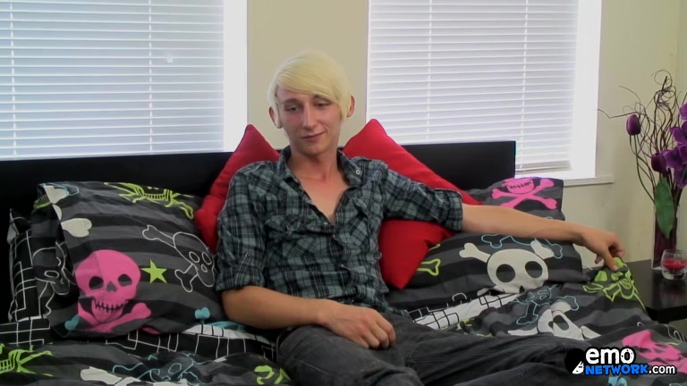 Max Brown Wanks Off on Camera - Max Brown Wanks Off