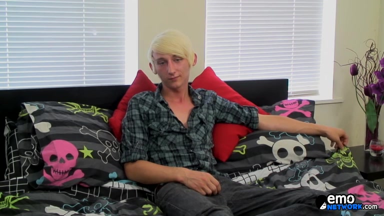Max Brown Wanks Off on Camera - Max Brown Wanks Off